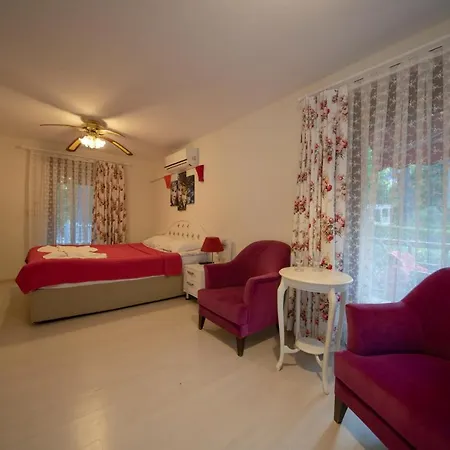 Hotel Zuemruet Boutique *
